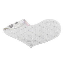 Load image into Gallery viewer, Traveler Bamboo Heart Bibs 2PK