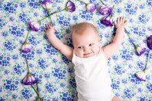 Load image into Gallery viewer, ORGANIC SWADDLE SET - GLOWING GARDEN