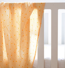 Load image into Gallery viewer, ORGANIC SWADDLE SET - BUSY BEES