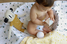 Load image into Gallery viewer, ORGANIC SNUG BLANKET - BEES