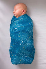 Load image into Gallery viewer, ORGANIC SWADDLE - STARRY NIGHT