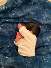 Load image into Gallery viewer, ORGANIC SWADDLE - STARRY NIGHT
